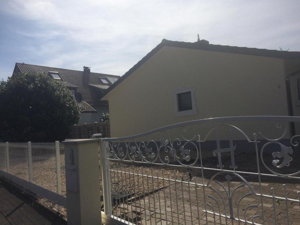 Sions Grosse Ferienwohnung Ferienwohnung Mit 3 Schlafzimmer, 2 Km Bis Zum Europapark Rust Kappel-Grafenhausen Exteriör bild